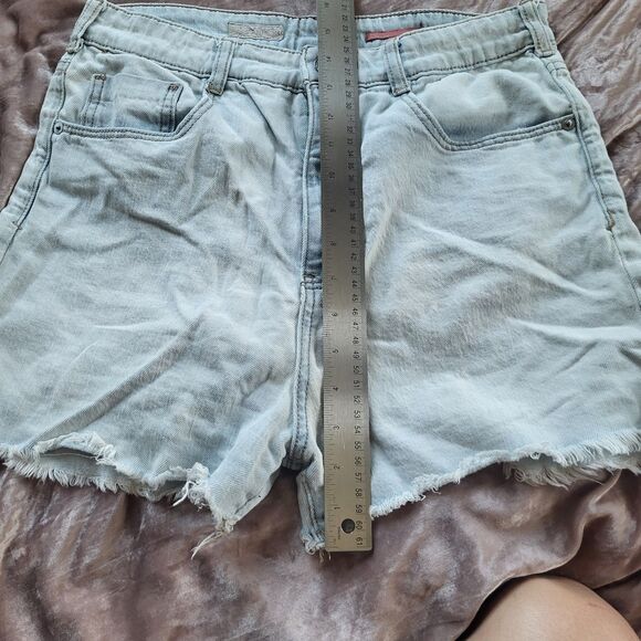 Anthropologie Pilcro Jean Shorts Ultra High Rise Light Wash Denim Raw Cut Off 30 - Picture 2 of 4